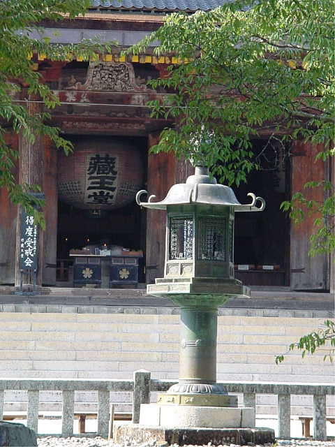 金峯山寺 銅燈籠 写真