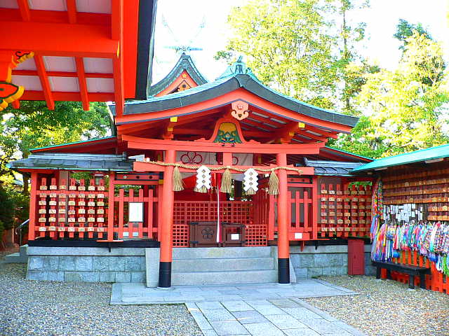 京都　東丸神社 本殿 写真