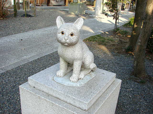 猫返し神社　蚕影神社 写真 ただいま猫の石像