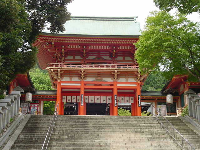 近江神宮　楼門