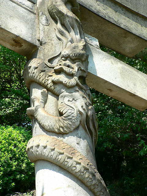 品川神社 鳥居の龍