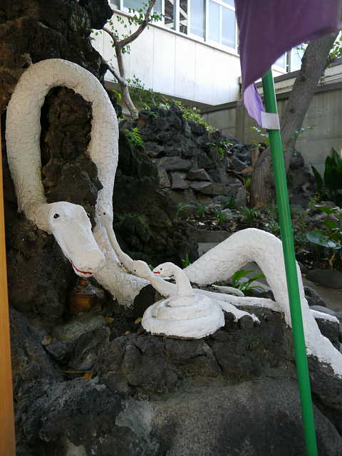 品川　上神明天祖神社 白蛇さま 写真